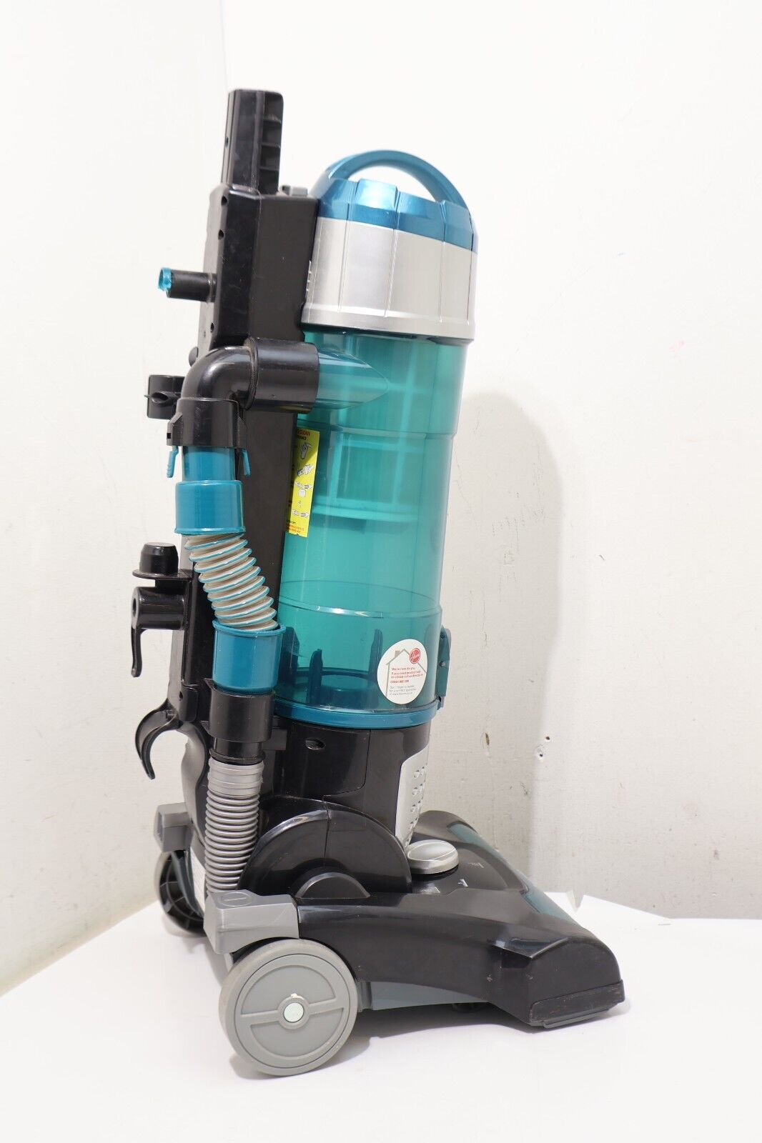 Hoover Breeze EVO Home Upright Bagless Vacuum Cleaner Bagless (14940/A2B7)