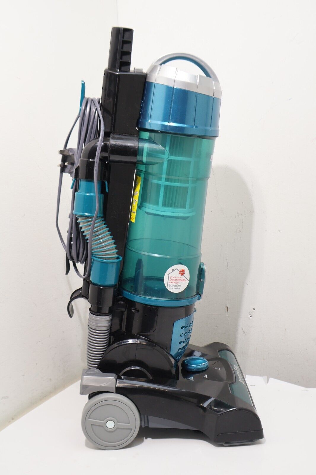 Hoover Breeze EVO Home Upright Bagless Vacuum Cleaner Bagless (14946/A4B7)